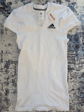 💥💥3 For $30💥💥 Adidas White Ribbed V-Neck Athletic Top